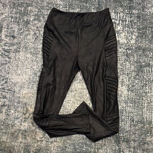 Simply Vera Vera Wang high rise faux leather shaping leggings